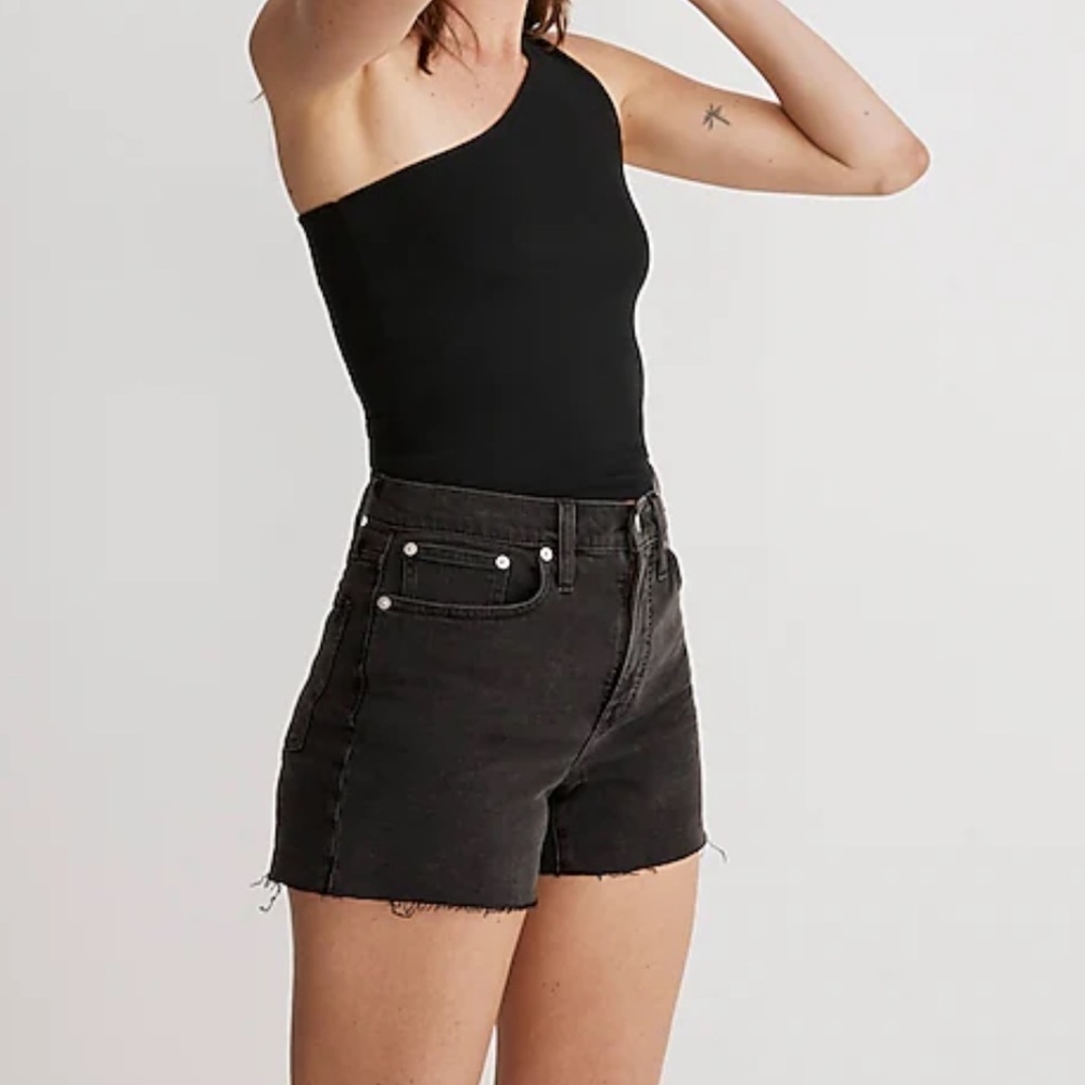 Madewell High-Rise Denim Shorts Black Wash Raw Hem High Rise Size 26 Women’s